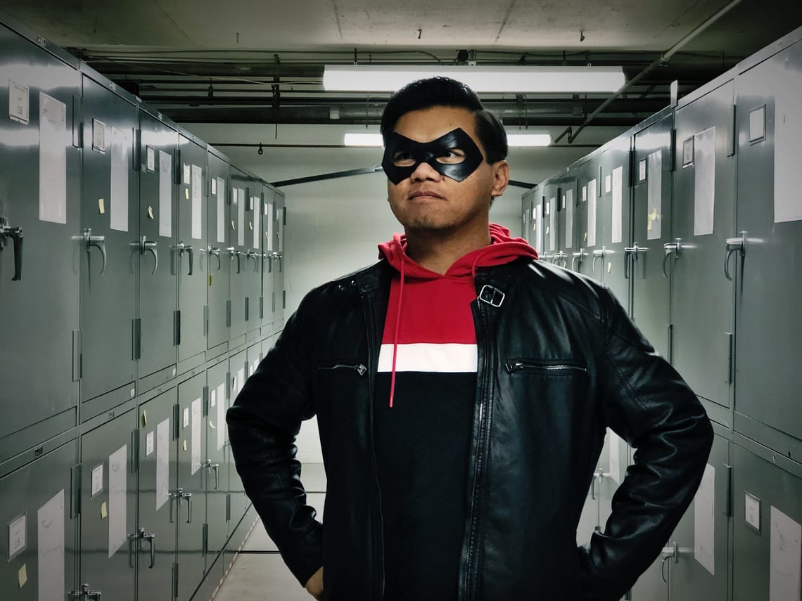 Meet the cosplaying paleontologist who teaches Jurassic Park fans about